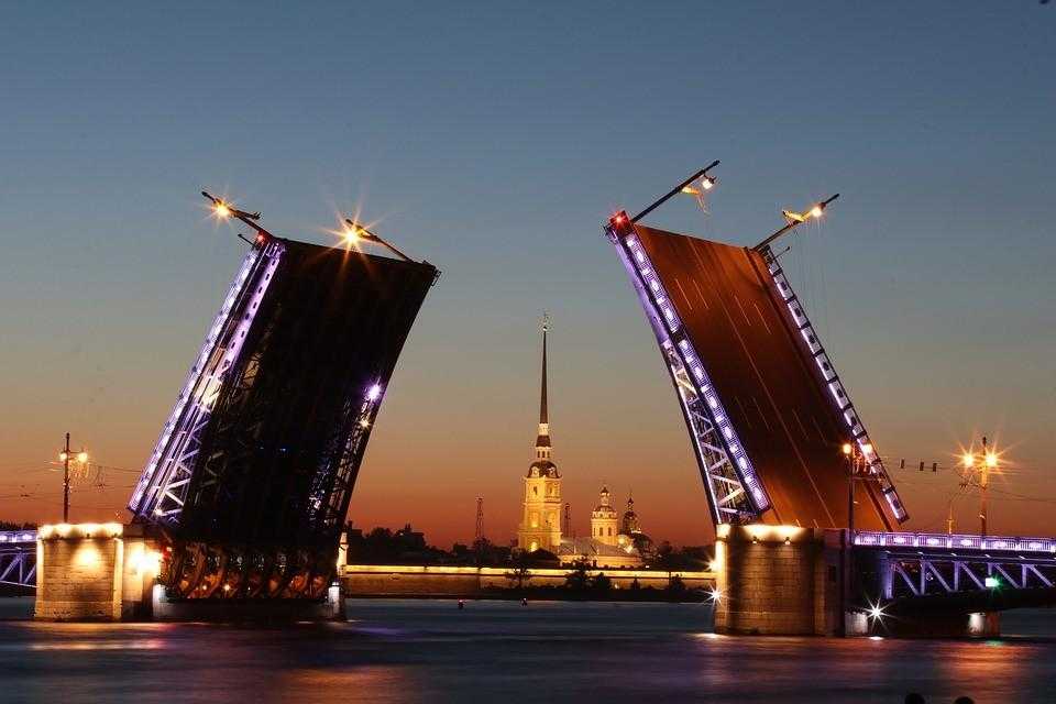 Санкт Петербург, разводные мосты, достопримечательности
